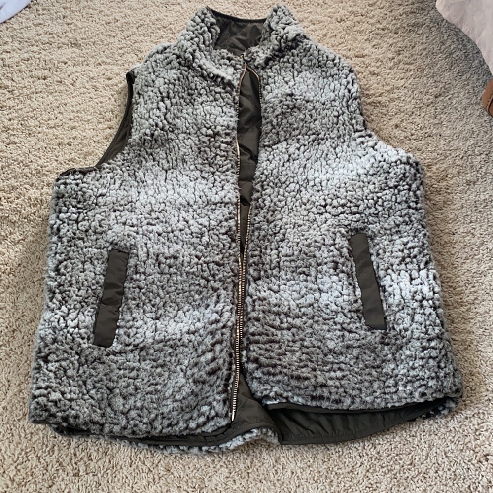 Reversible vest - Picture 2 of 2